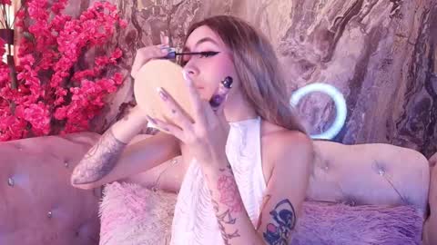 Sabrina online show from September 20, 2025, 8:21 pm