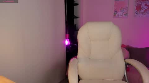   online show from March 19, 2026, 12:20 pm