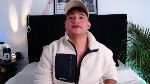 Sam online show from November 27, 2025, 7:05 pm