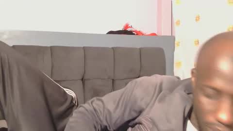 _sambo_ online show from November 1, 2025, 6:37 am