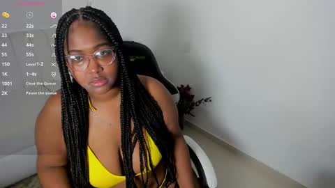 Snapshot of _sarah_banks chatting on February 5, 2025, 1:00 pm Ms. JONES online show from February 5, 2025, 1:00 pm