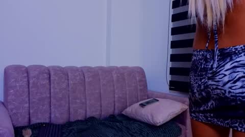 Scarlett online show from December 3, 2025, 5:48 am