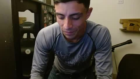 Snapshot of _schnnneider_ chatting on April 16, 2026, 12:22 am SCHNEIDER online show from April 16, 2026, 12:22 am