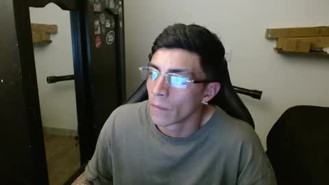 Snapshot of _schnnneider_ chatting on April 28, 2026, 12:42 am SCHNEIDER online show from April 28, 2026, 12:42 am