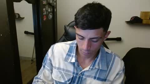 Snapshot of _schnnneider_ chatting on May 8, 2026, 10:37 pm SCHNEIDER online show from May 8, 2026, 10:37 pm