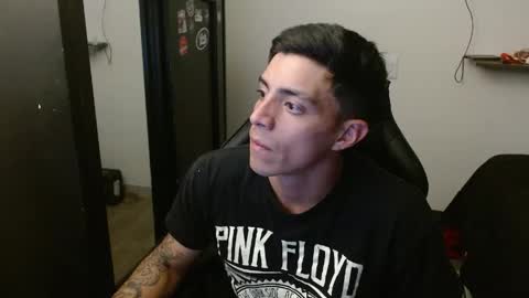 Snapshot of _schnnneider_ chatting on May 18, 2026, 10:37 pm SCHNEIDER online show from May 18, 2026, 10:37 pm