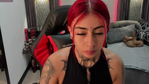 Selene online show from February 3, 2025, 3:49 pm