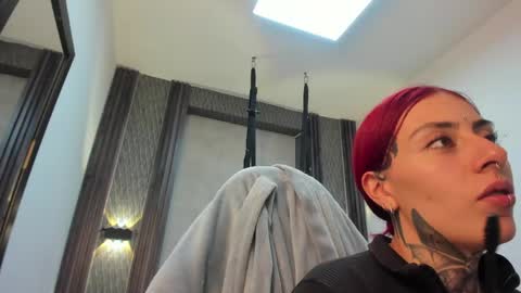Snapshot of _selene_red chatting on May 27, 2026, 1:35 am Selene online show from May 27, 2026, 1:35 am