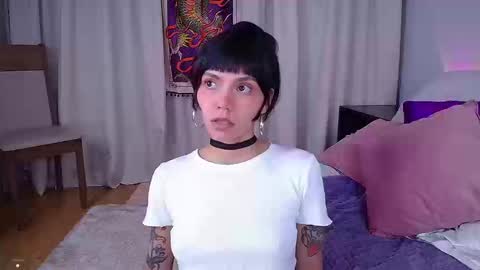 Snapshot of _sensualkitten_ chatting on March 17, 2026, 12:26 am Laura online show from March 17, 2026, 12:26 am