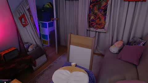 Snapshot of _sensualkitten_ chatting on July 29, 2026, 1:42 pm Laura online show from July 29, 2026, 1:42 pm