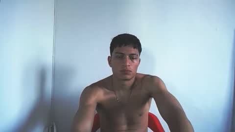 Juan Pablo-independent model online show from November 18, 2025, 8:24 pm