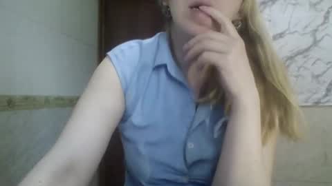 Snapshot of _sexyxsveta_ chatting on April 28, 2026, 6:18 am SexyXSveta online show from April 28, 2026, 6:18 am