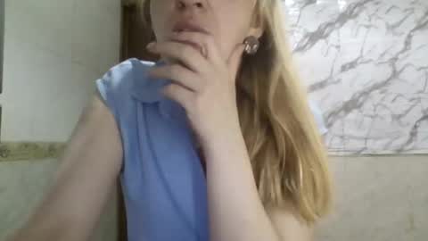 Snapshot of _sexyxsveta_ chatting on April 30, 2026, 4:30 am SexyXSveta online show from April 30, 2026, 4:30 am