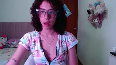 _shanellxxx online show from February 2, 2026, 11:03 pm