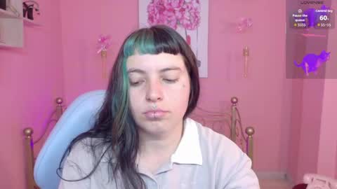 Snapshot of _sofia_smith1 chatting on June 9, 2026, 1:23 pm Sofia online show from June 9, 2026, 1:23 pm