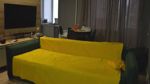 OLIVERpvt is open online show from October 23, 2025, 4:34 am