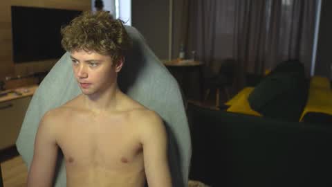 OLIVERpvt is open online show from October 26, 2025, 12:22 pm