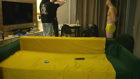 OLIVERpvt is open online show from November 27, 2025, 12:07 pm