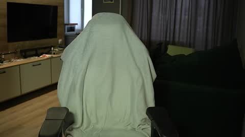 OLIVERpvt is open online show from February 13, 2026, 12:12 pm