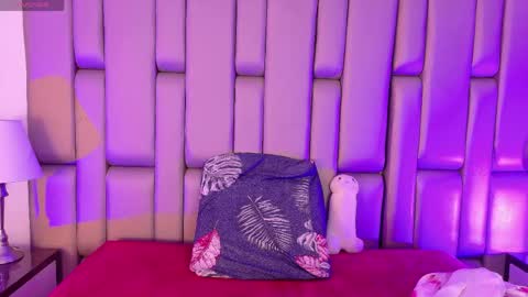 Snapshot of _sowy_venus_ chatting on May 2, 2026, 11:48 am V E N U S online show from May 2, 2026, 11:48 am