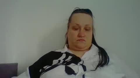 Melisa online show from November 23, 2025, 8:25 am