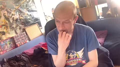 _svenerd_____ online show from April 17, 2026, 12:08 pm