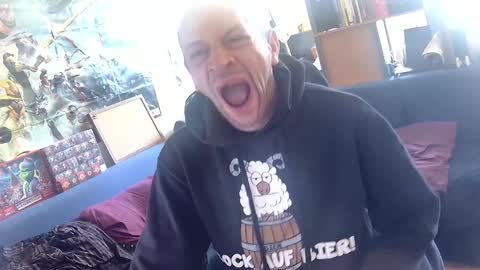 _svenerd_____ online show from April 26, 2026, 11:52 am