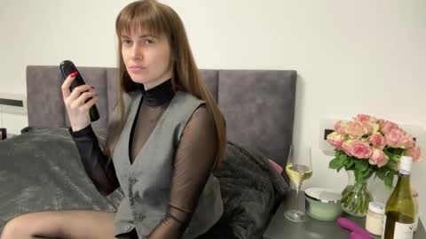 Snapshot of _sweet_lora chatting on December 20, 2025, 11:28 am You can call me Lora online show from December 20, 2025, 11:28 am