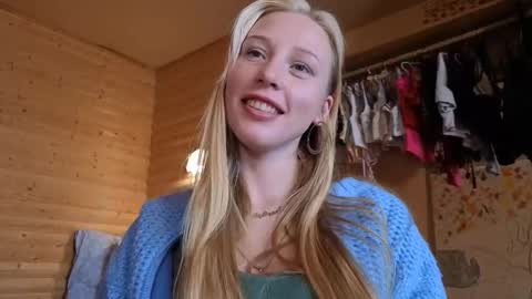 _sweetsky_ online show from March 15, 2026, 10:10 am