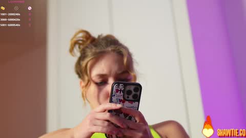 Snapshot of _taylor_swift chatting on November 17, 2025, 6:41 am Taylor online show from November 17, 2025, 6:41 am