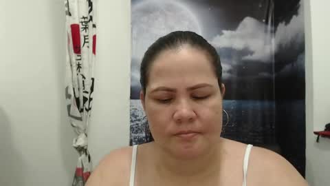 Snapshot of _thamaraa_ chatting on May 2, 2026, 9:42 pm Tamara online show from May 2, 2026, 9:42 pm