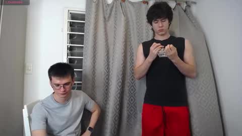 Snapshot of _the_neighbors chatting on September 19, 2025, 12:02 am Scot y Patrick online show from September 19, 2025, 12:02 am