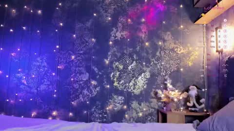 Snapshot of _thenightmoon_ chatting on December 18, 2025, 1:55 am _thenightmoon_ online show from December 18, 2025, 1:55 am