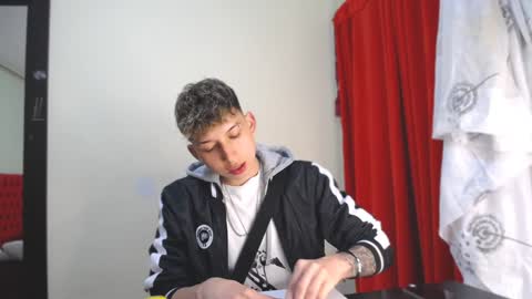 Thomas online show from January 1, 2025, 9:31 pm