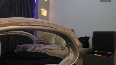 Snapshot of _tiffany_queen chatting on December 21, 2024, 5:40 pm Stefania online show from December 21, 2024, 5:40 pm