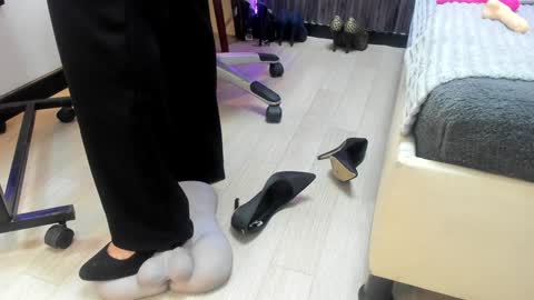 Snapshot of _tiffany_queen chatting on January 22, 2025, 8:49 pm Stefania online show from January 22, 2025, 8:49 pm