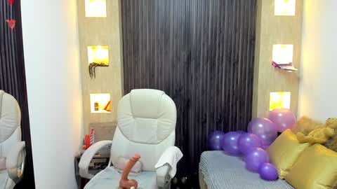 Snapshot of _tiffany_queen chatting on January 30, 2025, 5:49 pm Stefania online show from January 30, 2025, 5:49 pm