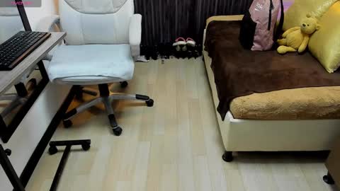 Snapshot of _tiffany_queen chatting on February 12, 2025, 11:20 pm Stefania online show from February 12, 2025, 11:20 pm