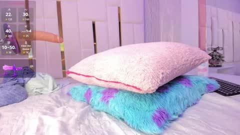 Snapshot of _tinyrousse_ chatting on October 22, 2025, 7:41 am Rousse online show from October 22, 2025, 7:41 am