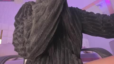 Snapshot of _tinyrousse_ chatting on October 27, 2025, 7:07 pm Rousse online show from October 27, 2025, 7:07 pm