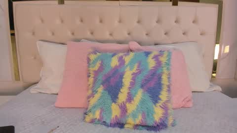 Snapshot of _tinyrousse_ chatting on November 27, 2025, 7:27 pm Rousse online show from November 27, 2025, 7:27 pm