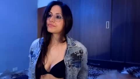 Gwen trying again online show from March 25, 2026, 1:06 pm