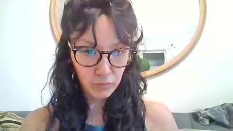 _tutti_frutti_ online show from September 25, 2025, 5:33 am