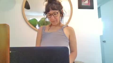 _tutti_frutti_ online show from May 16, 2026, 9:13 pm