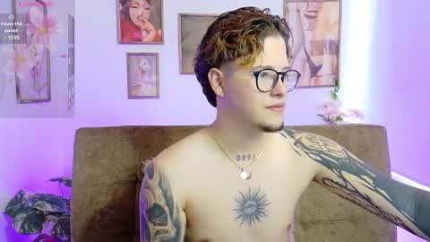 _tyleer_ online show from September 17, 2025, 5:03 pm