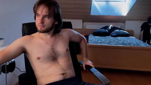 Snapshot of _v_l_a_d_ chatting on June 29, 2026, 12:27 pm Vlad online show from June 29, 2026, 12:27 pm