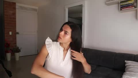 Snapshot of _vahos chatting on May 25, 2026, 5:19 pm Anastasia Vahos online show from May 25, 2026, 5:19 pm