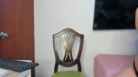 _valentina_69 online show from May 29, 2026, 11:58 pm