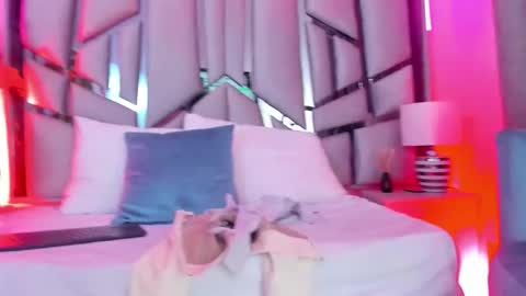 Snapshot of _valeria_saenz_ chatting on December 14, 2025, 3:34 am _valeria_saenz_ online show from December 14, 2025, 3:34 am