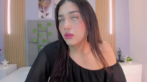 _valerycooper online show from April 17, 2026, 11:35 am